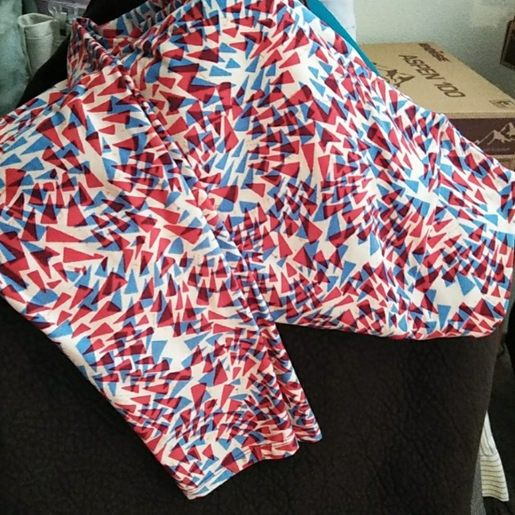 Red/blue geometric leggings TC LulaRoe - Picture 1 of 3